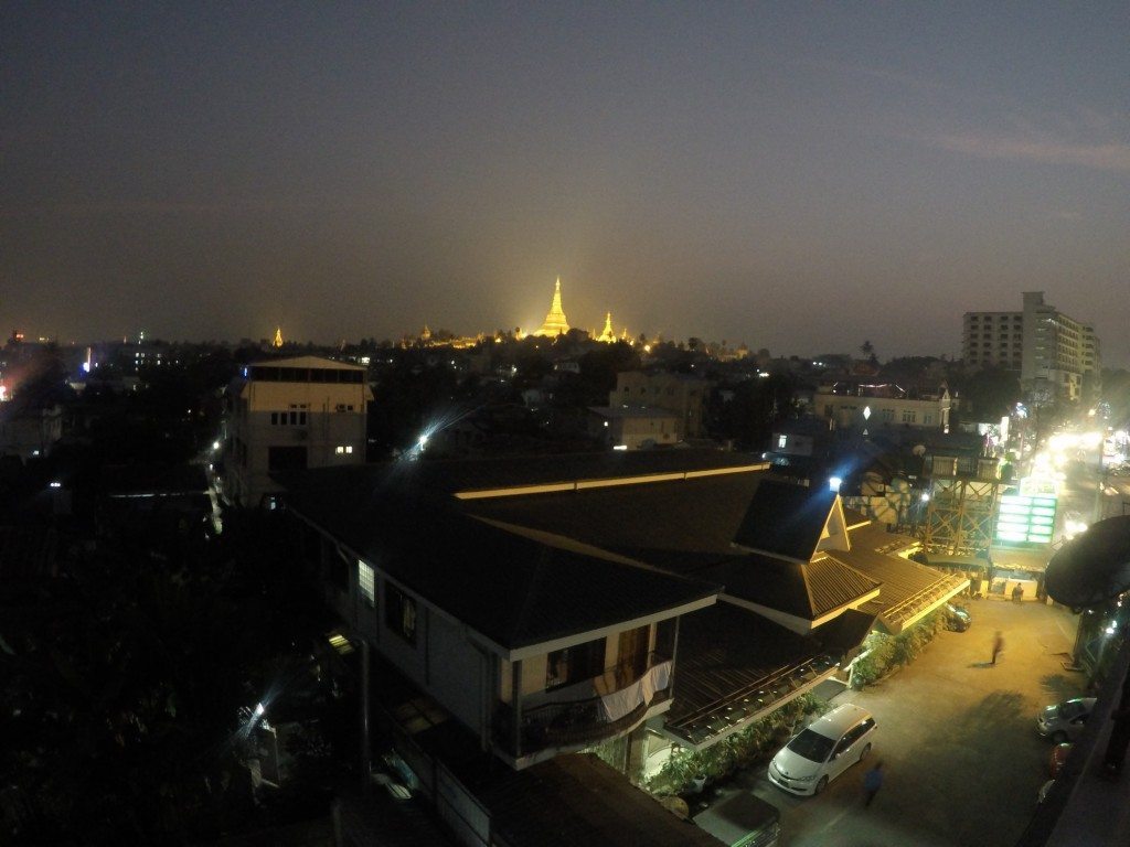 schwedagon pagode in yangon, myanmar