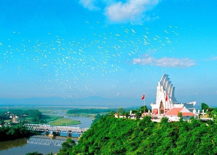 heroic martyrs monument on nhan mountain tuy hoa phu yen